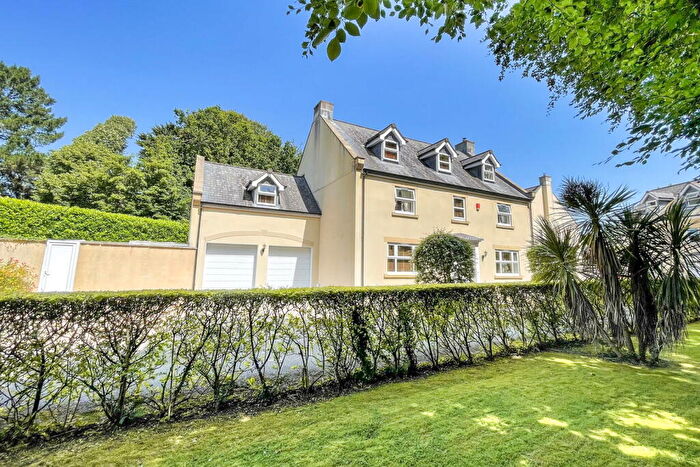 6 Bedroom Detached House For Sale In Jellicoe Road, Manadon Park, Plymouth, PL5