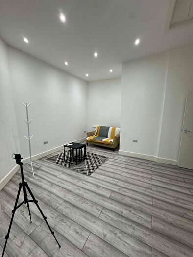 Studio To Rent In Gordon Street, Luton, LU1