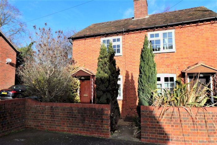 1 Bedroom House To Rent In Village Court, Linslade, LU7