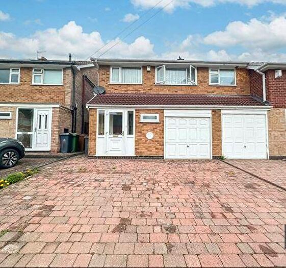 3 Bedroom Semi Detached House For Sale In Lilac Avenue, Streetly, Sutton Coldfield, B74