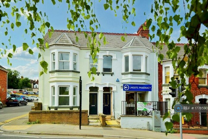 1 Bedroom Flat To Rent In Victoria Road, Swindon, SN1