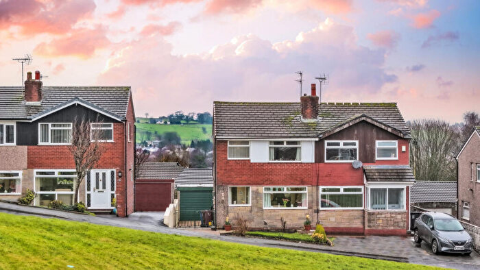 3 Bedroom Semi Detached House For Sale In Openshaw Drive, Blackburn, BB1