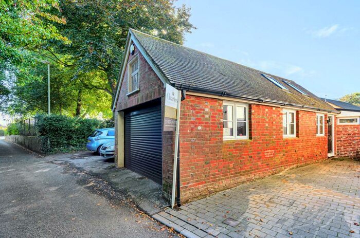 1 Bedroom Detached Bungalow To Rent In Little Shore Lane, Bishops Waltham, Southampton, SO32