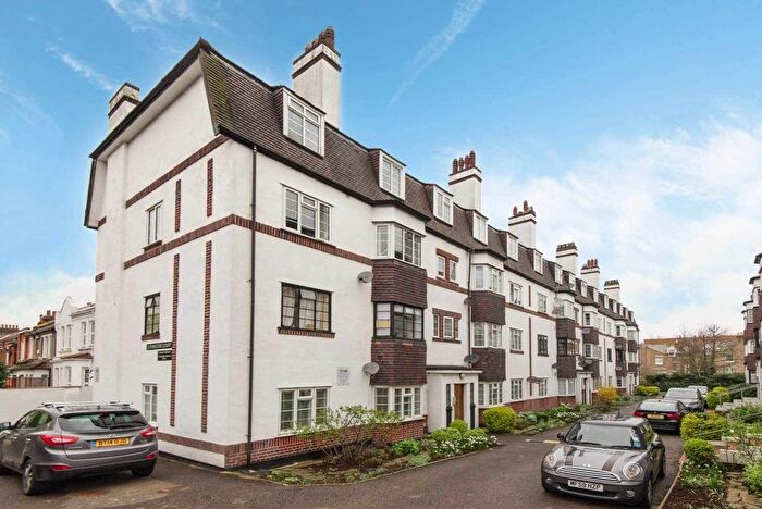 2 Bedroom Flat To Rent In Barrow Road, Streatham, SW16