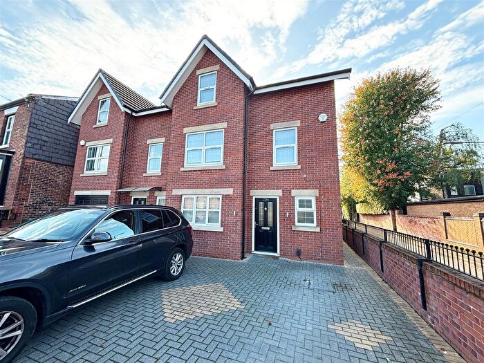 5 Bedroom Semi-detached House To Rent In Marsland Road, Sale, M33