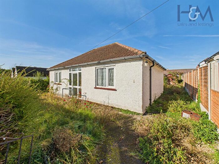 2 Bedroom Detached Bungalow For Sale In The Gardens, Stotfold, SG5