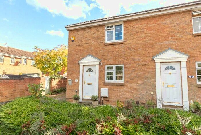 1 Bedroom End Of Terrace House To Rent In Finnart Close, Weybridge, KT13