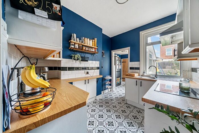 3 Bedroom Terraced House For Sale In Queens Road, Portsmouth, Hampshire, PO2