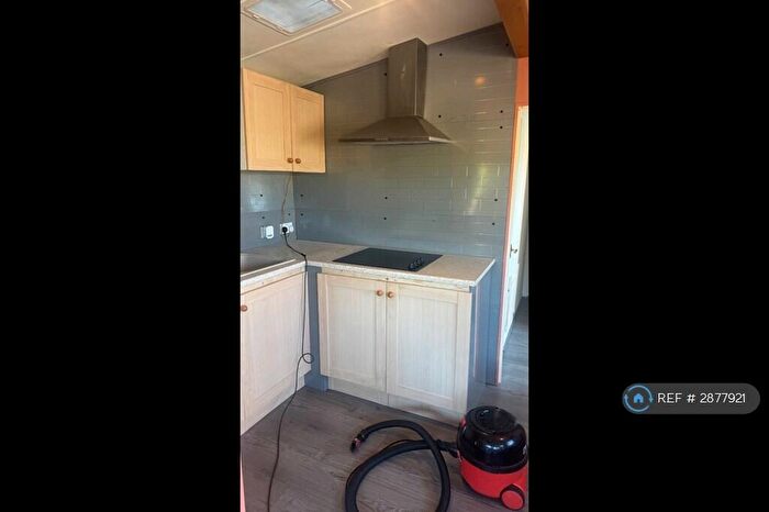 2 Bedroom Mobile Home To Rent In Small Lode, Wisbech, PE14