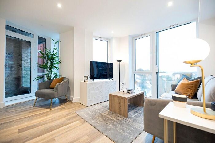 1 Bedroom Apartment For Sale In Mulberry Park, Mulberry Way, BA2