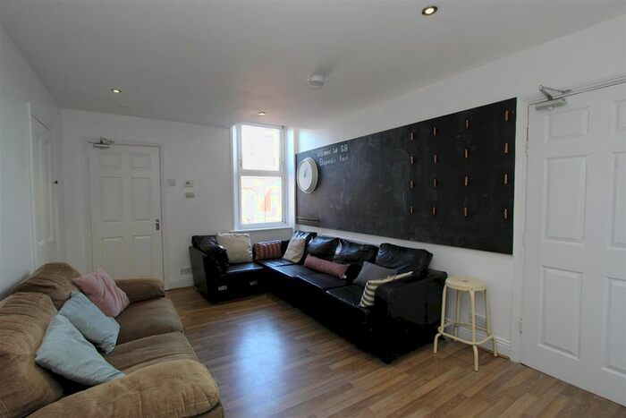5 Bedroom Maisonette To Rent In Bayswater Road, Jesmond, Newcastle Upon Tyne, NE2