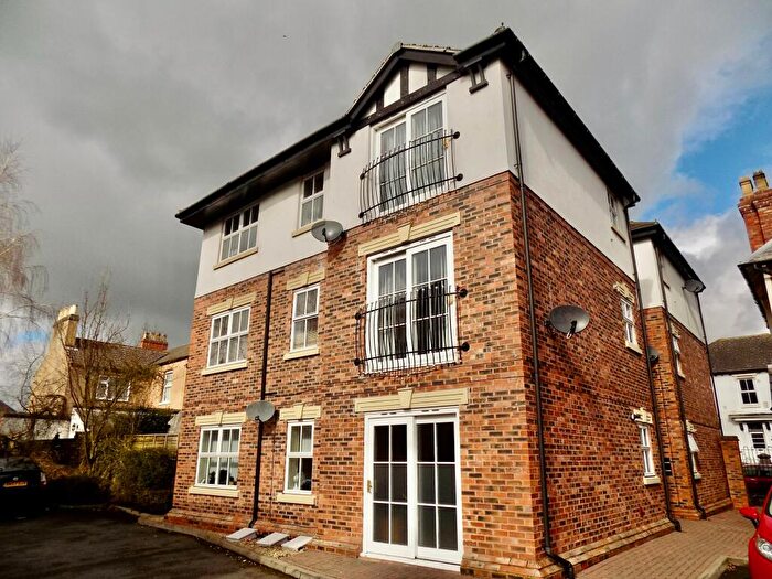 2 Bedroom Flat For Sale In Argyle Court, Tamworth, B79