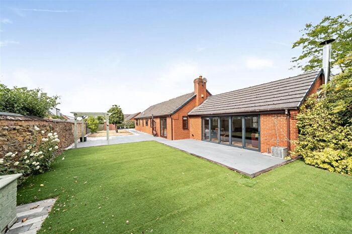3 Bedroom House For Sale In East Street, Long Buckby, NN6