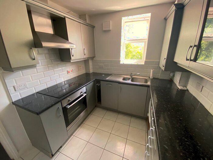 3 Bedroom Flat To Rent In Maple Court, Knowsley, Prescot, L34