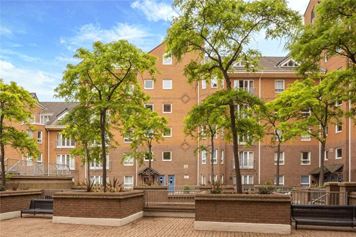 2 Bedroom Flat To Rent In Hera Court, Homer Drive, E14