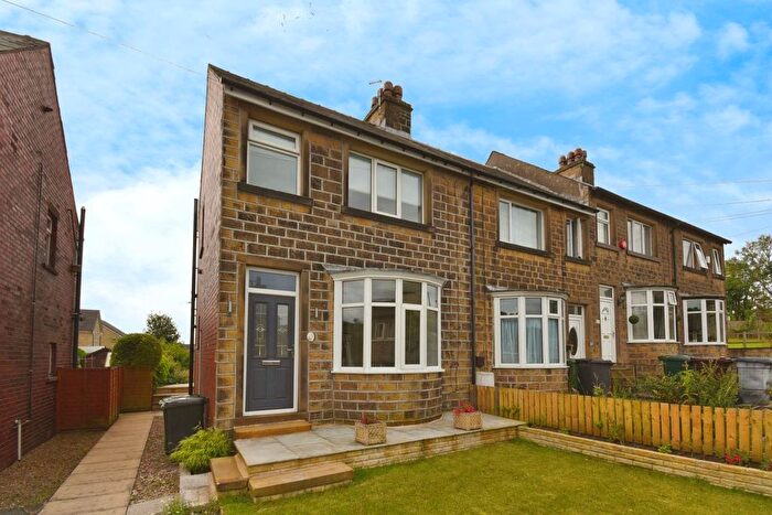 3 Bedroom End Of Terrace House To Rent In Parkwood Road, Longwood, Huddersfield, HD3