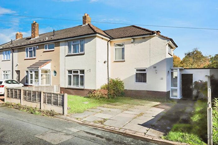 3 Bedroom End Terrace House For Sale In Lawnside Green, Bilston, WV14