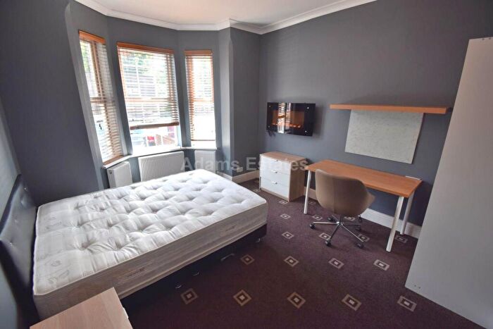 6 Bedroom Terraced House To Rent In London Road, Reading, RG1