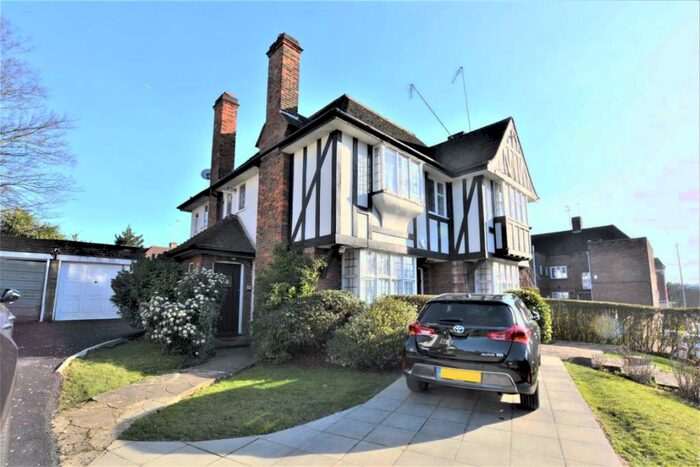 1 Bedroom Flat To Rent In Ossulton Way, London, N2