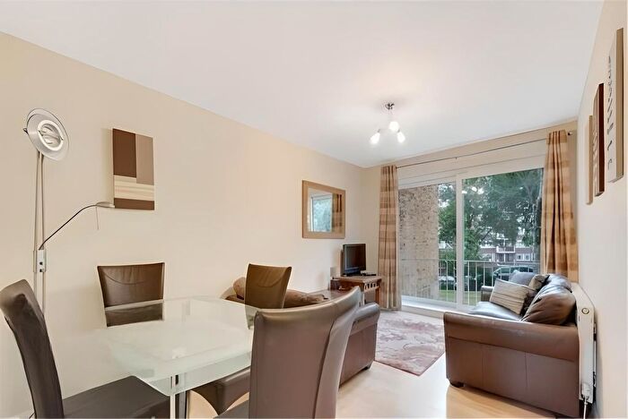 3 Bedroom Flat To Rent In Hertford Lodge, Southfields, SW19