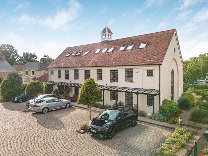 3 Bedroom Town House For Sale In Old School Court, Great Shelford, CB22