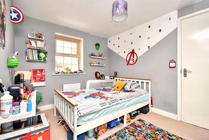 3 Bedroom End Of Terrace House For Sale In Diamond Drive, Corby, NN17
