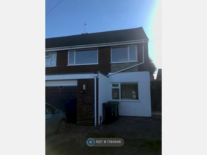 3 Bedroom Semi-Detached House To Rent In Baynton Road, Willenhall, WV12