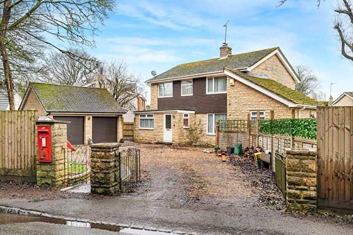 4 Bedroom Detached House For Sale In Somerton Road, Ardley, OX27