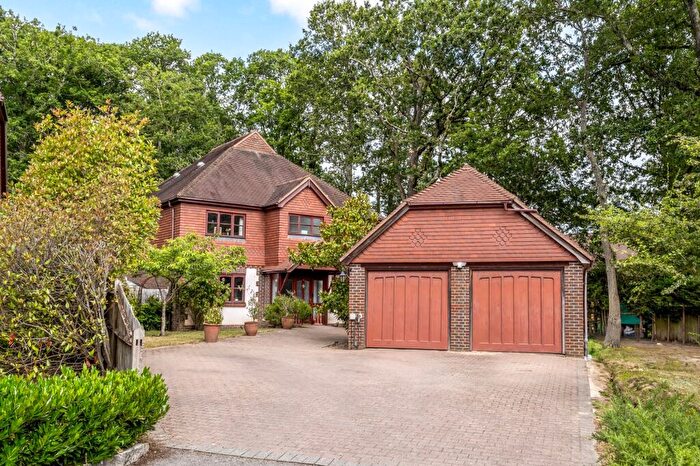 4 Bedroom Detached House For Sale In Oak Way, Ifold, RH14