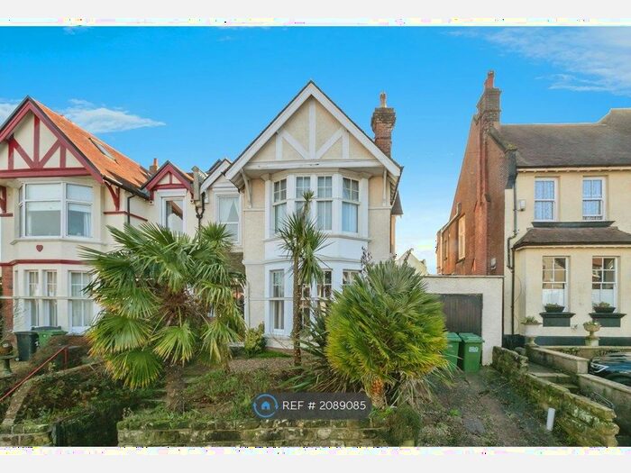 6 Bedroom Semi-Detached House To Rent In Tower Road West, St Leonards-On-Sea, TN38