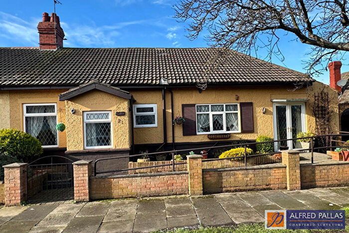 3 Bedroom Semi-Detached Bungalow For Sale In Rockville, Fulwell, SR6