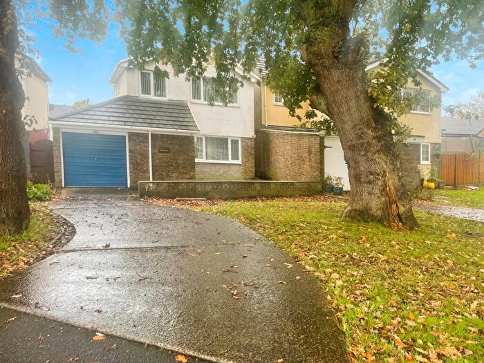 3 Bedroom Detached House For Sale In Bedw Arian, Bridgend, CF31