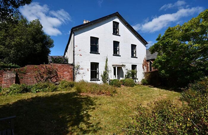 5 Bedroom Semi-Detached House For Sale In Silver Street, Milverton, Taunton, TA4