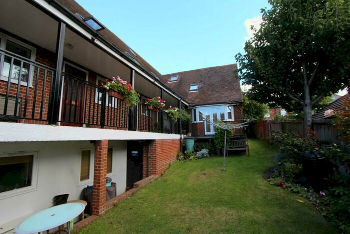 2 Bedroom Apartment To Rent In Hamble Lane, Hamble, Southampton, SO31