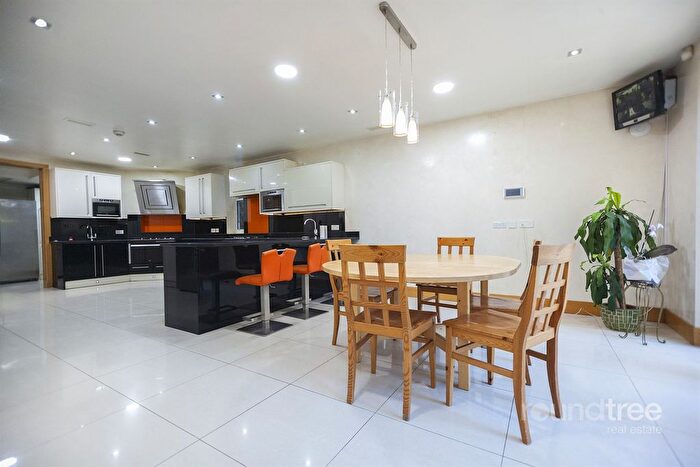 6 Bedroom Detached House To Rent In Courtleigh Gardens, Golders Green, NW11