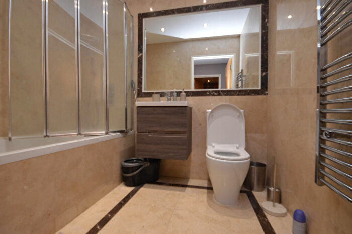 1 Bedroom Flat To Rent In Aegean Apartments, Royal Victoria, E16