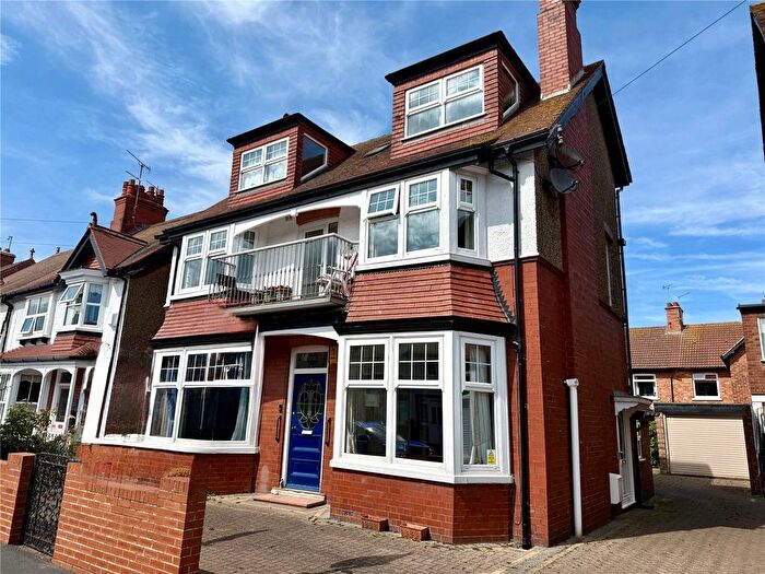 2 Bedroom Flat For Sale In Meadowfield Road, Bridlington, East Yorkshire, YO15