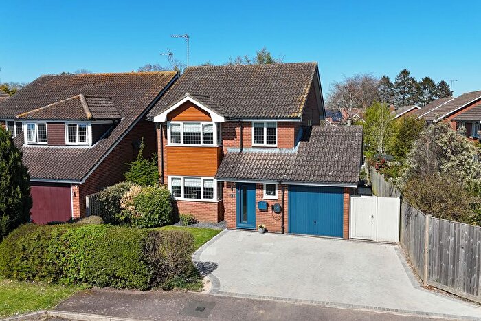 4 Bedroom Detached House For Sale In The Spiert, Stone, Buckinghamshire, Buckinghamshire, HP17