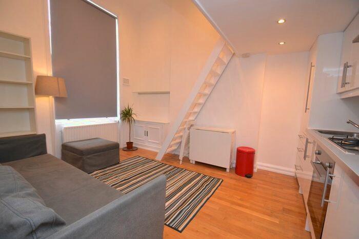 2 Bedroom Flat To Rent In Kensington Gardens Square, London, W2