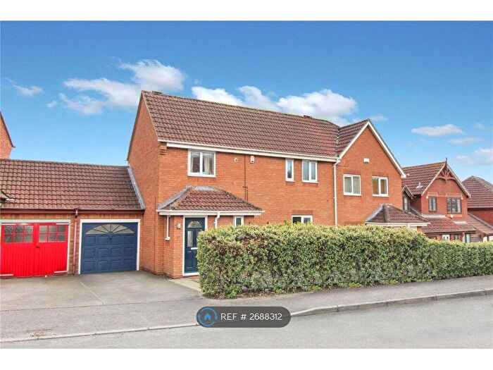 3 Bedroom Semi Detached House To Rent In Thornhill Drive, Swindon, SN25