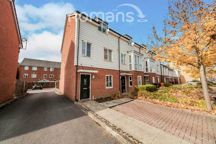 3 Bedroom Town House To Rent In St. Agnes Way, Kennet Island, RG2