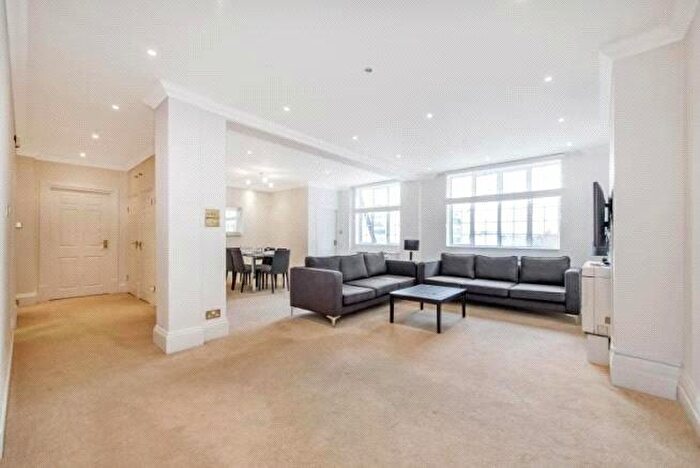 4 Bedroom Apartment To Rent In Strathmore Court, Park Road, London, NW8