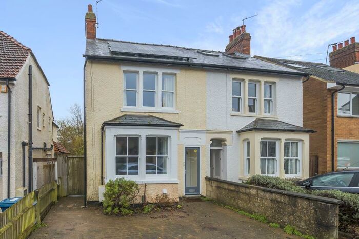 3 Bedroom Semi-Detached House To Rent In Kennett Road, Headington, OX3