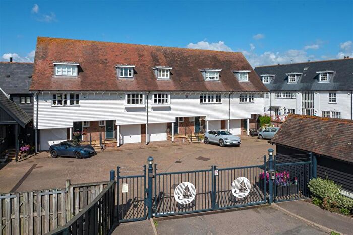 3 Bedroom Terraced House For Sale In North Quay, Conyer, ME9