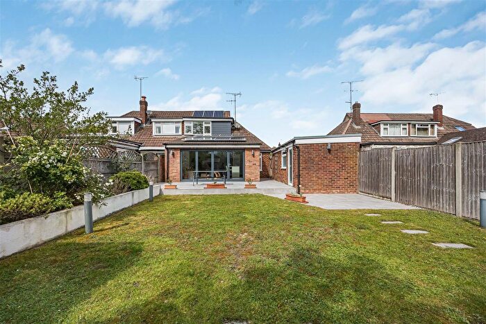 3 Bedroom Semi-Detached House For Sale In Egerton Road, Reading, RG2