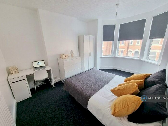 6 Bedroom Semi-Detached House To Rent In Kimbolton Avenue, Nottingham, NG7