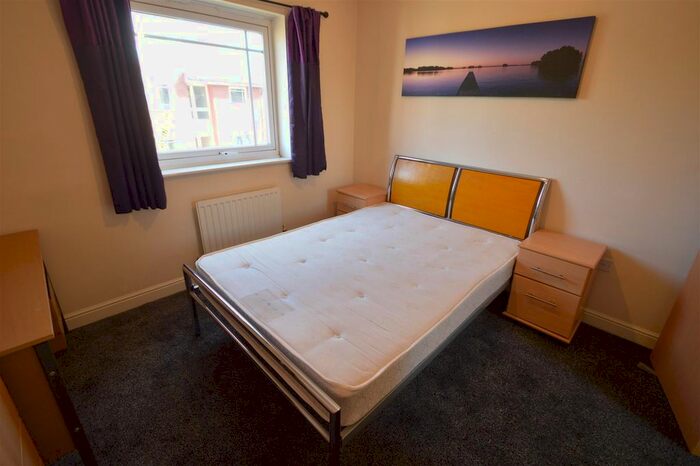 4 Bedroom Town House To Rent In Pickering Street, Hulme, Manchester, M15