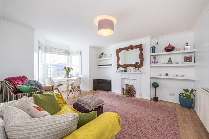 2 Bedroom Flat For Sale In East Dulwich Grove, East Dulwich, SE22