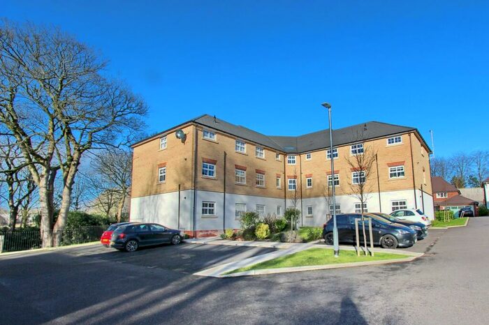 2 Bedroom Apartment To Rent In Baytree Court, Prestwich, M25
