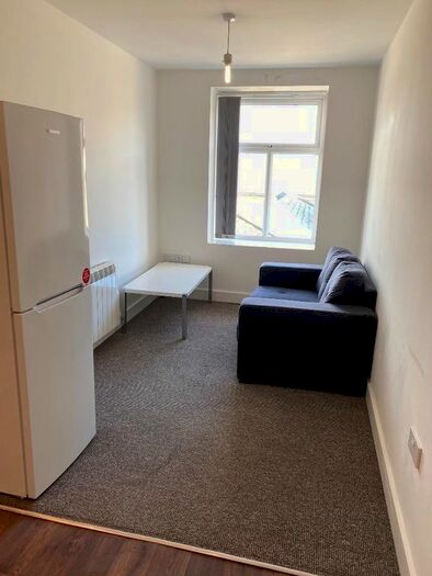 1 Bedroom Flat To Rent In King Cross Street, Halifax, HX1